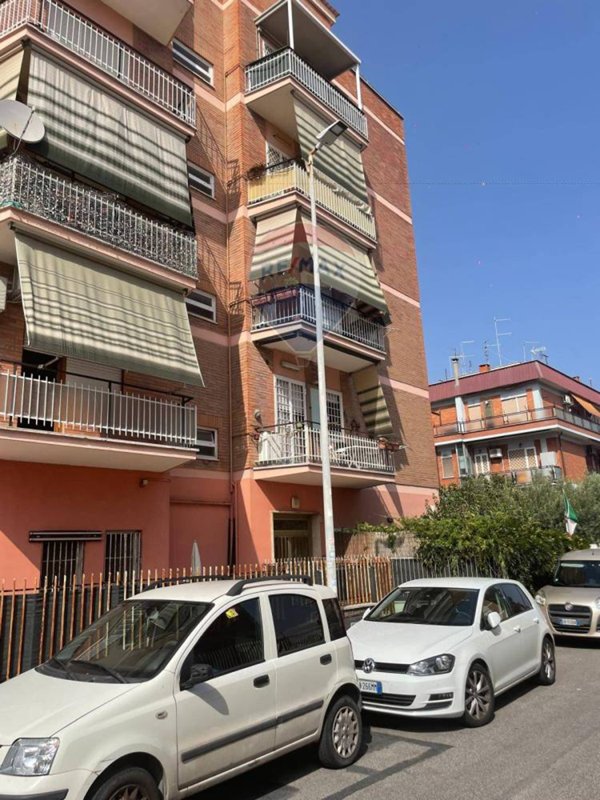 appartamento in vendita a Roma in zona Alessandrino