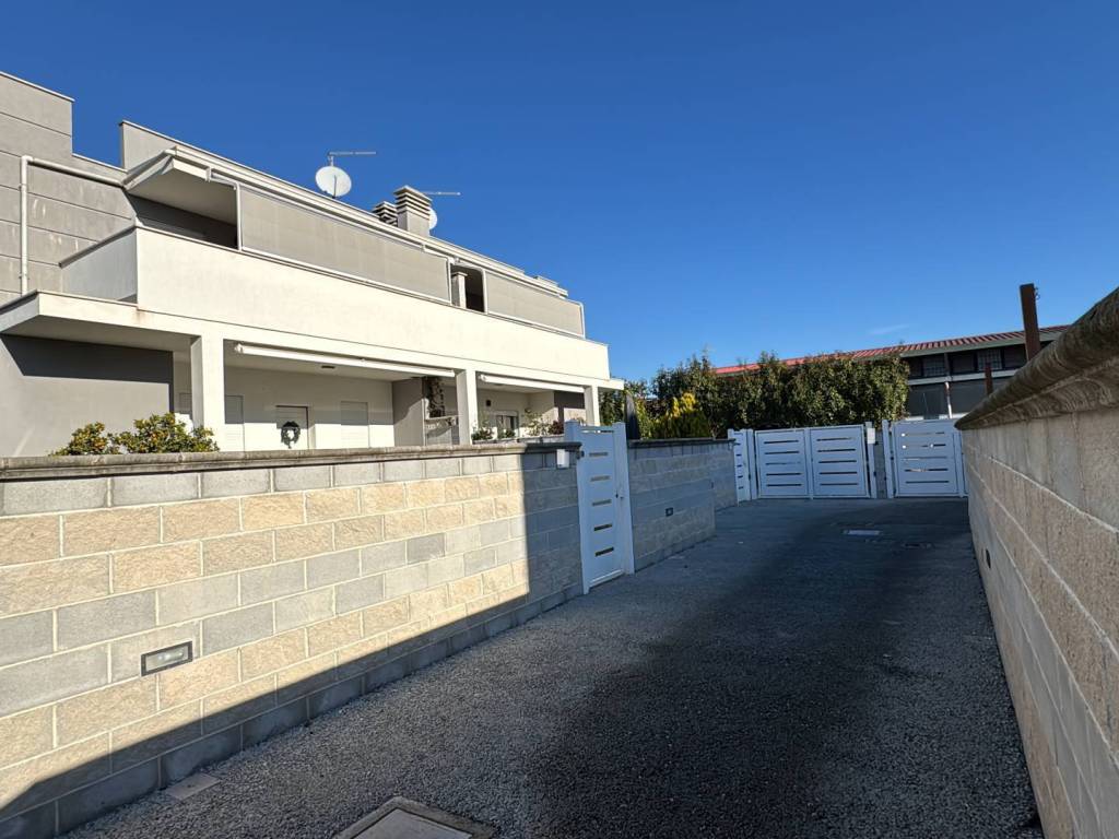 casa indipendente in vendita a Roma in zona Piana del Sole