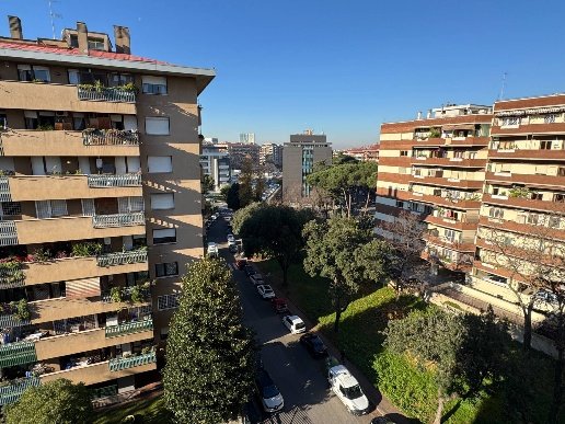 appartamento in vendita a Roma in zona EUR