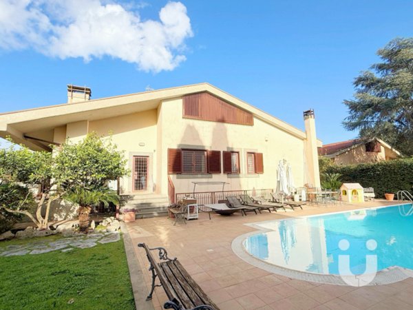 villa in vendita a Roma in zona Tre Pini - Poggio dei Fiori