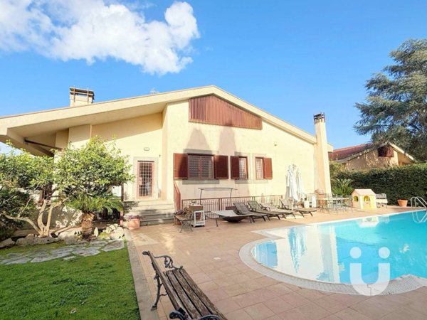 villa in vendita a Roma in zona Tre Pini - Poggio dei Fiori