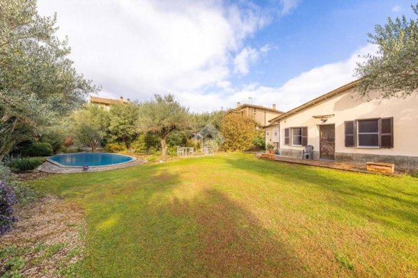 casa indipendente in vendita a Roma in zona Casal Morena