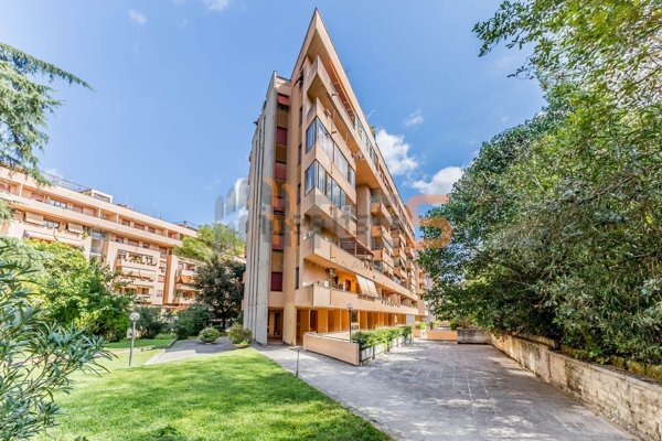 appartamento in vendita a Roma in zona Ardeatino