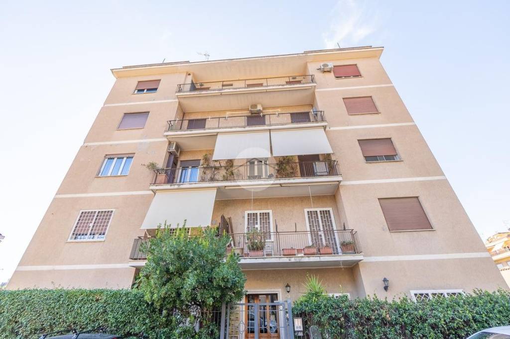 appartamento in vendita a Roma in zona Tor di Quinto