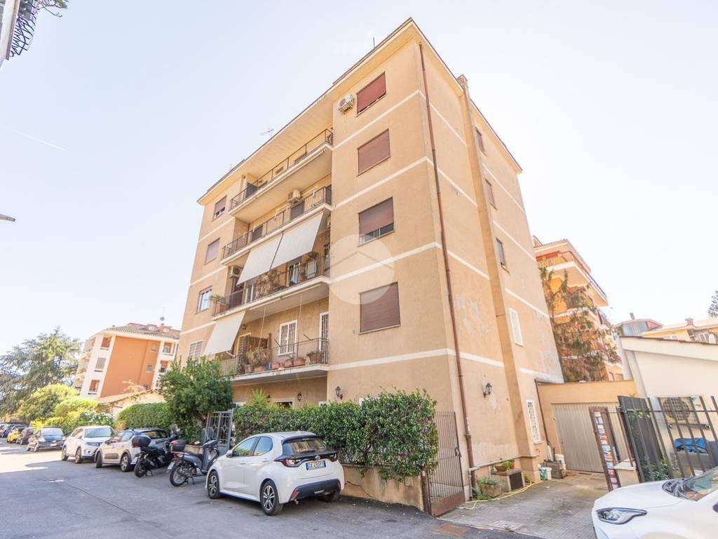 appartamento in vendita a Roma in zona Tor di Quinto