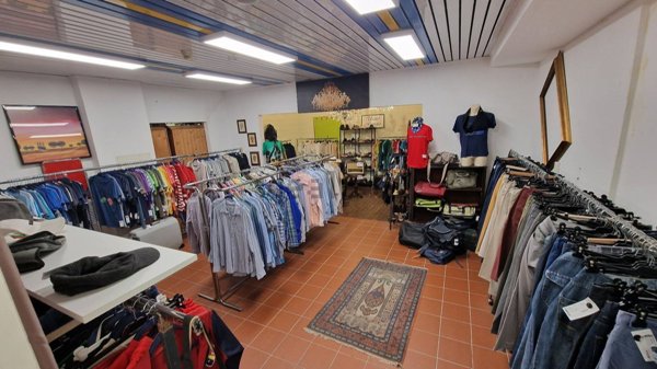 locale commerciale in vendita a Roma in zona Monte Sacro/Talenti