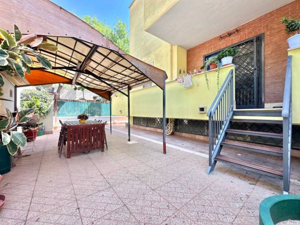 casa indipendente in vendita a Roma in zona Lunghezza