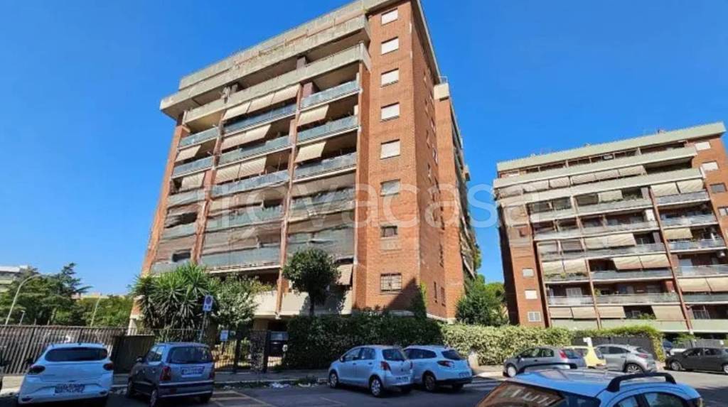 appartamento in vendita a Roma in zona Cinecittà