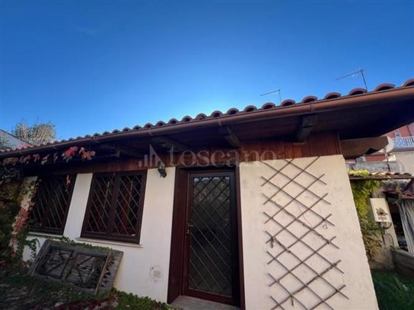 appartamento in vendita a Roma in zona Dragona/Bagnoletto