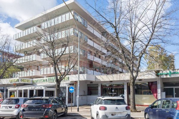 negozio in vendita a Roma in zona Vigna Murata