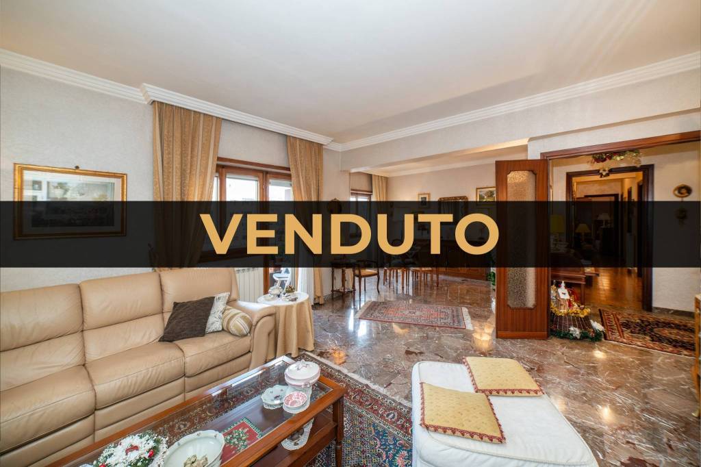 appartamento in vendita a Roma in zona Prenestino-Labicano
