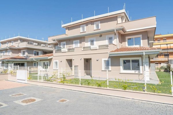 appartamento in vendita a Roma in zona Borghesiana