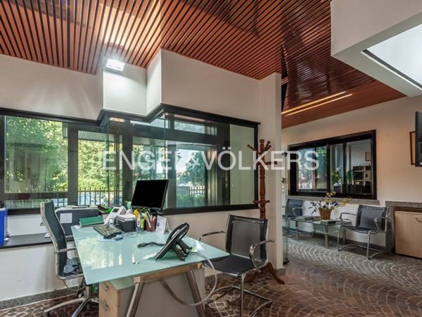 ufficio in vendita a Roma in zona Torrino