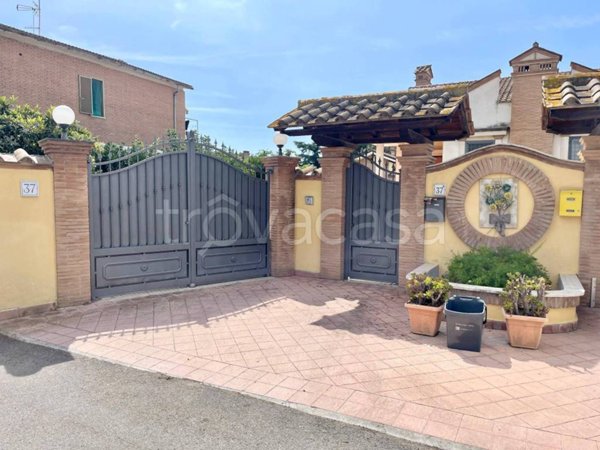 casa indipendente in vendita a Roma in zona Infernetto
