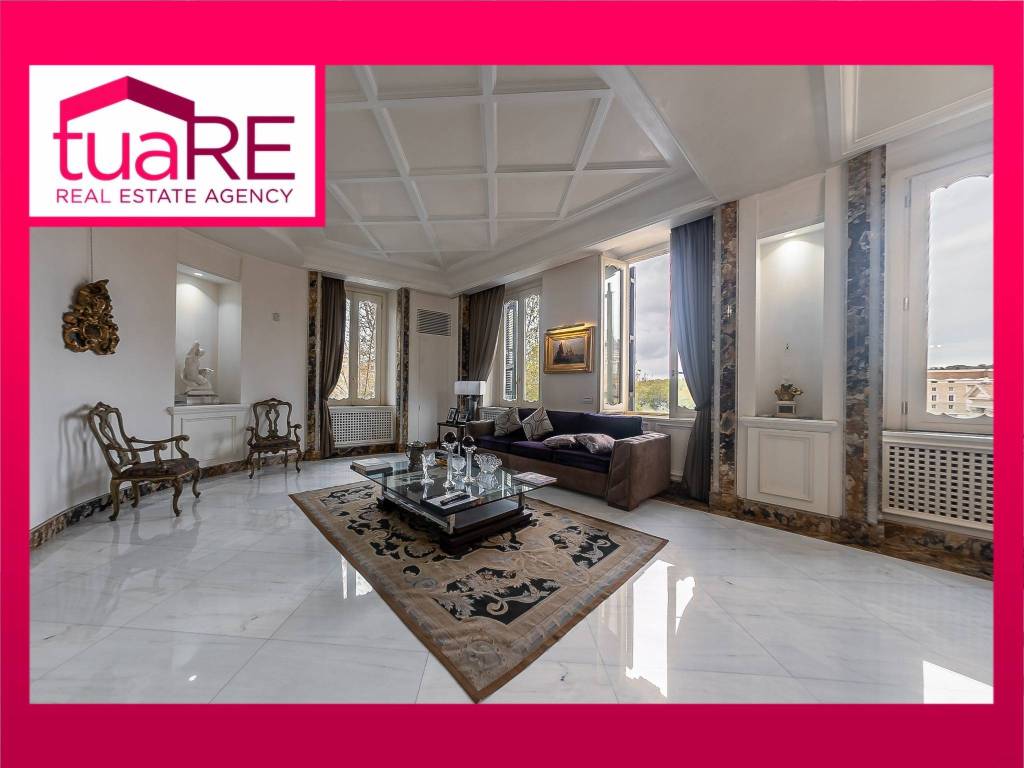 appartamento in vendita a Roma in zona Trevi-Colonna