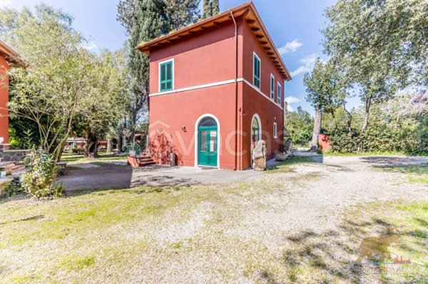 casa indipendente in vendita a Roma in zona Ardeatino