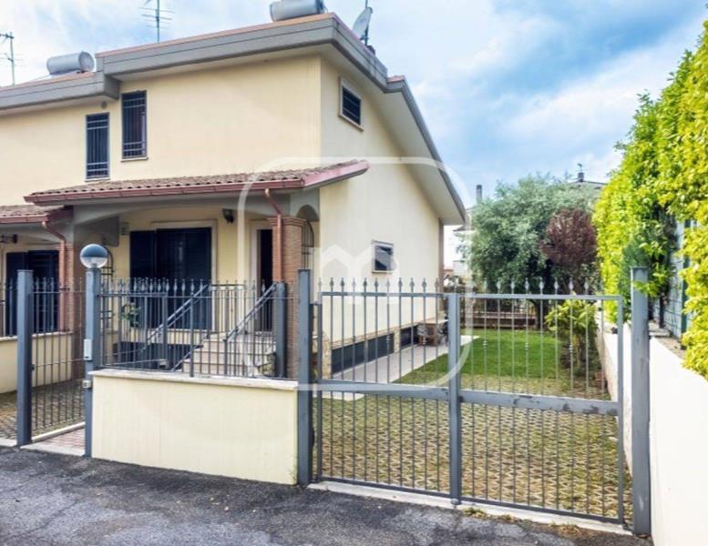 casa indipendente in vendita a Roma in zona Borghesiana