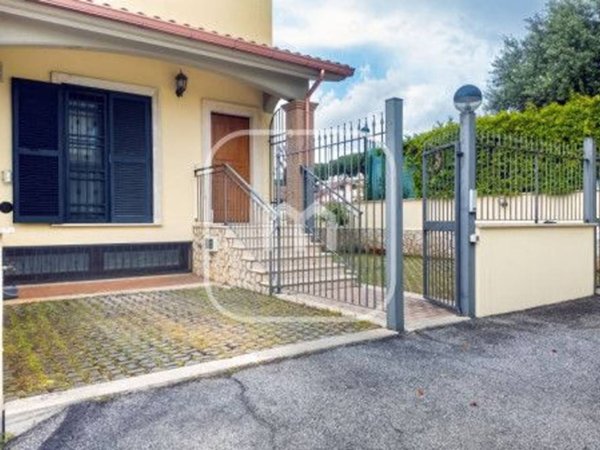 casa indipendente in vendita a Roma in zona Tor Bella Monaca