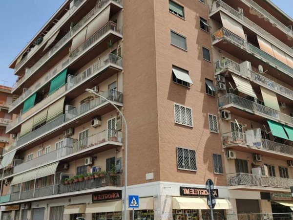 appartamento in vendita a Roma in zona Don Bosco