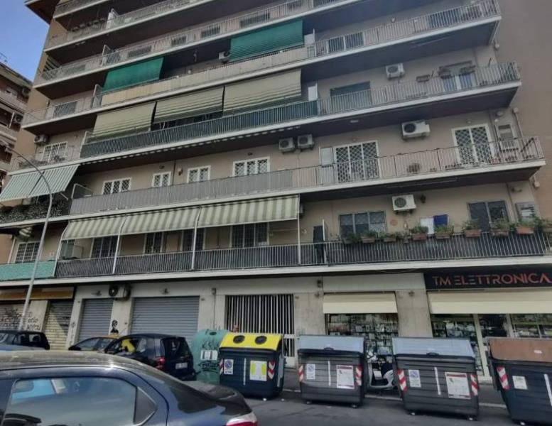 appartamento in vendita a Roma in zona Tuscolano