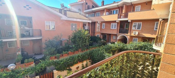 casa indipendente in vendita a Roma