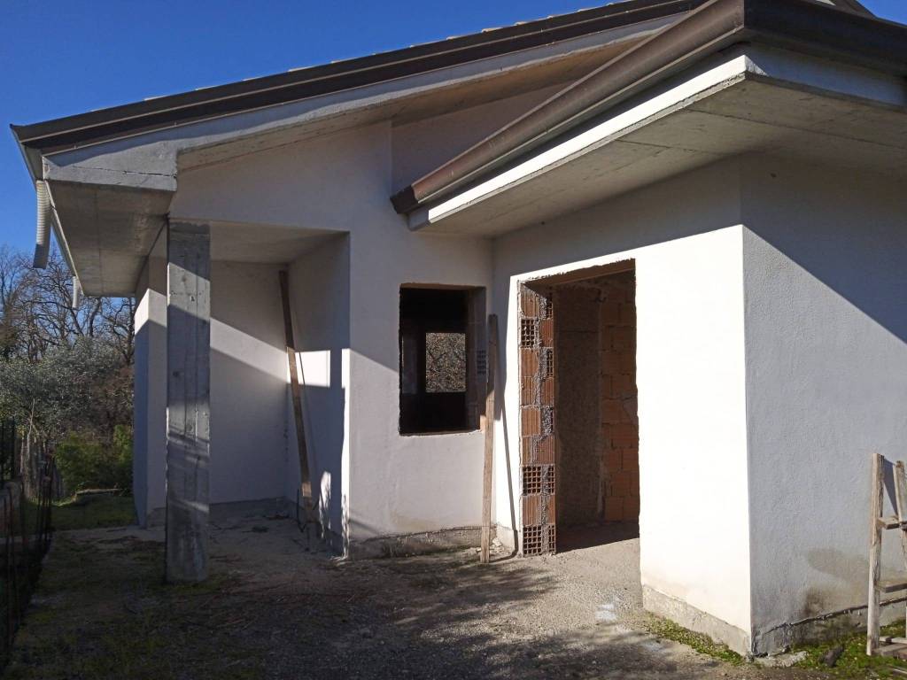 casa indipendente in vendita a Roma in zona Sette Bagni