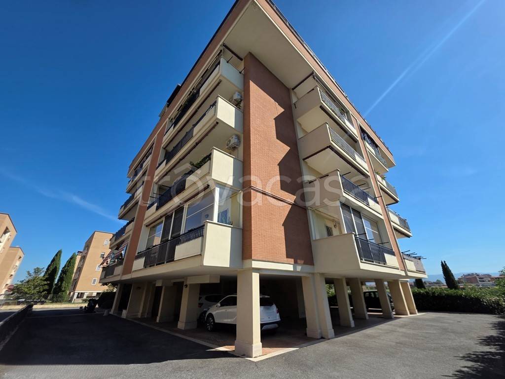 appartamento in vendita a Roma in zona Ponte di Nona