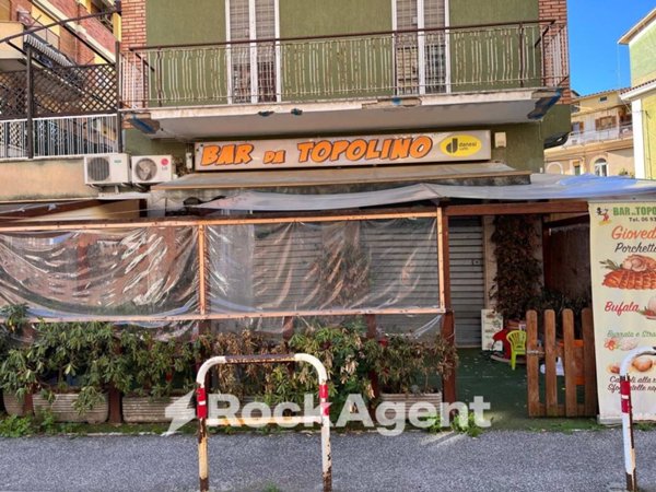 negozio in vendita a Roma in zona Trionfale
