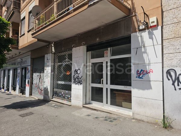 negozio in vendita a Roma in zona Torre Angela