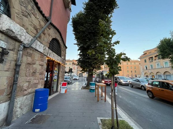 negozio in vendita a Roma in zona Monte Sacro/Talenti