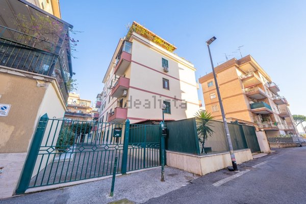 appartamento in vendita a Roma in zona Prenestino-Centocelle