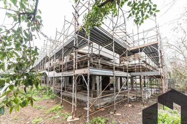 casa indipendente in vendita a Roma in zona Torre Gaia