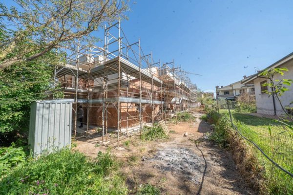 casa indipendente in vendita a Roma in zona Torre Gaia