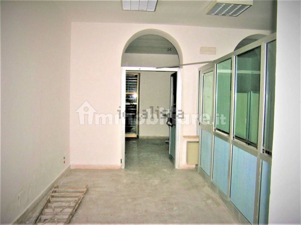 locale commerciale in vendita a Roma in zona Esquilino