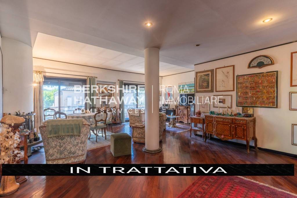 appartamento in vendita a Roma in zona EUR