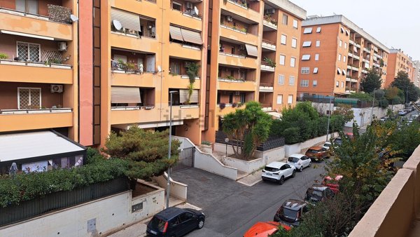 appartamento in vendita a Roma in zona Giuliano Dalmata