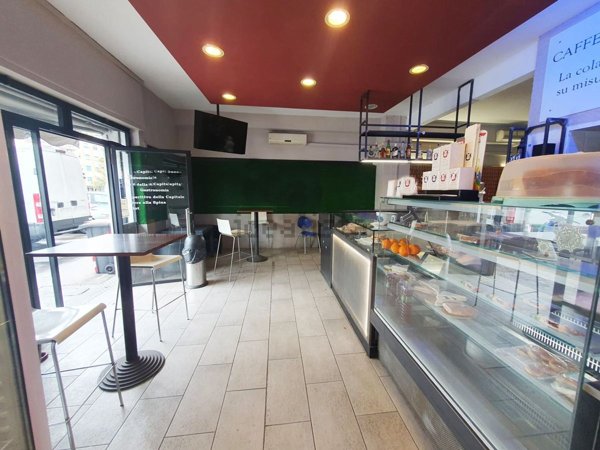negozio in vendita a Roma in zona Collatino