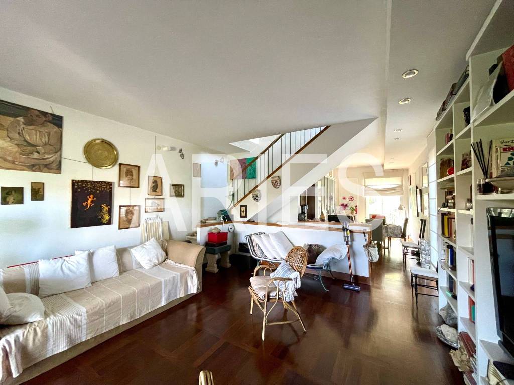 casa indipendente in vendita a Roma in zona Casal Palocco