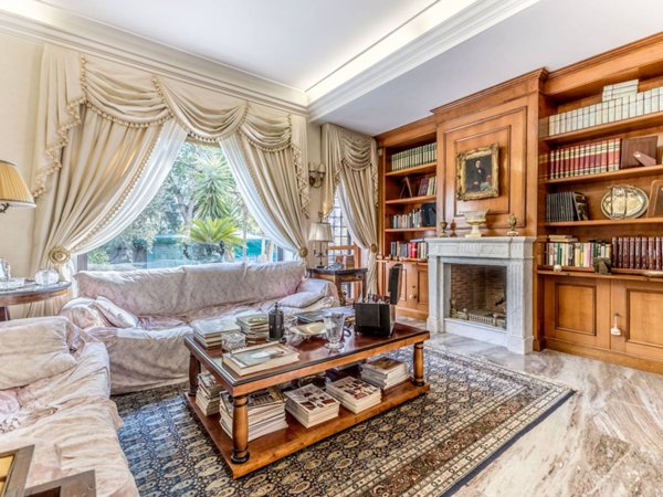 casa indipendente in vendita a Roma in zona Axa