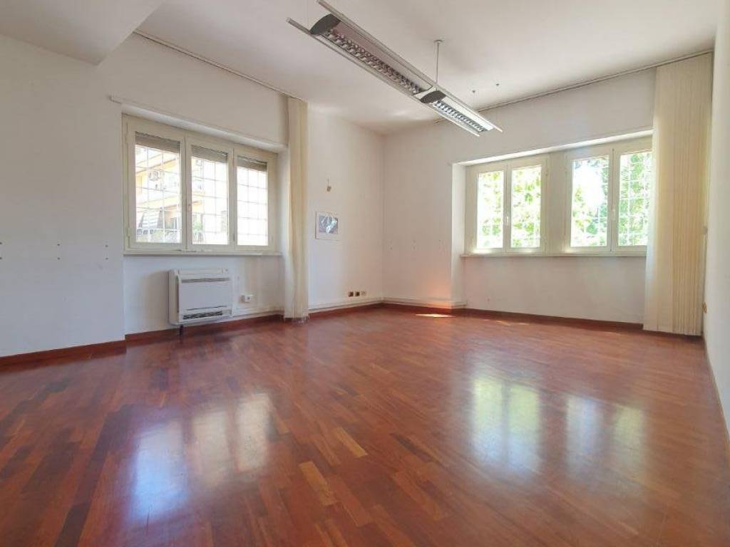 ufficio in vendita a Roma in zona Aurelio