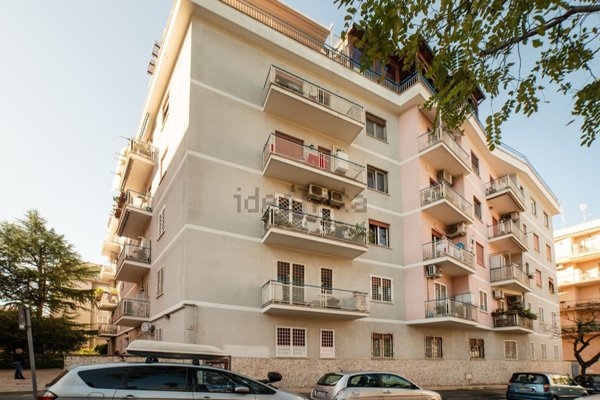 appartamento in vendita a Roma in zona Ardeatino