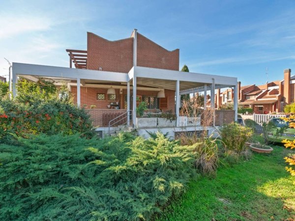 casa indipendente in vendita a Roma in zona Tor di Quinto