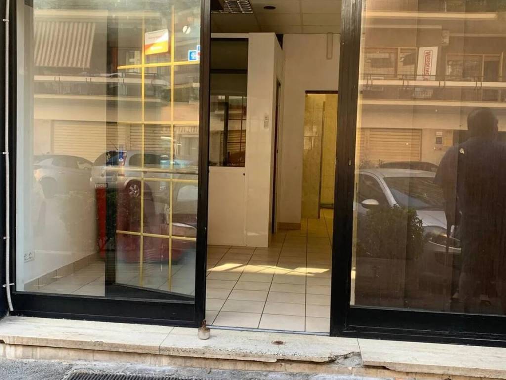 negozio in vendita a Roma in zona Collatino