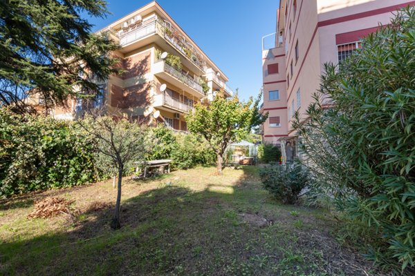appartamento in vendita a Roma in zona Gianicolense