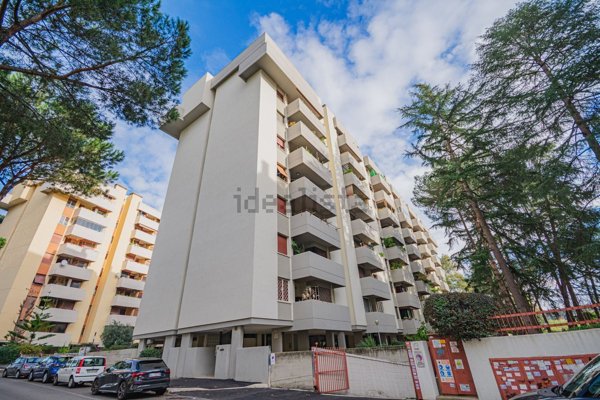appartamento in vendita a Roma in zona EUR