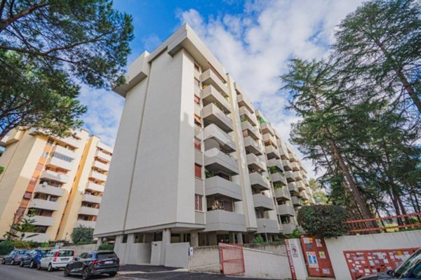 appartamento in vendita a Roma in zona EUR
