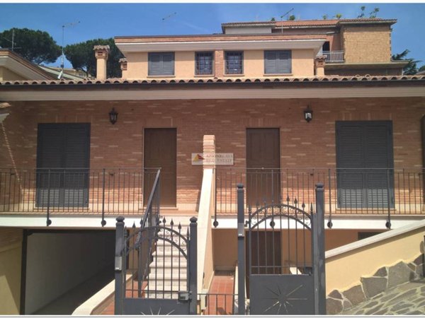 casa indipendente in vendita a Roma in zona Aurelio