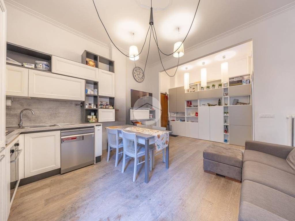 appartamento in vendita a Roma in zona Appio Latino