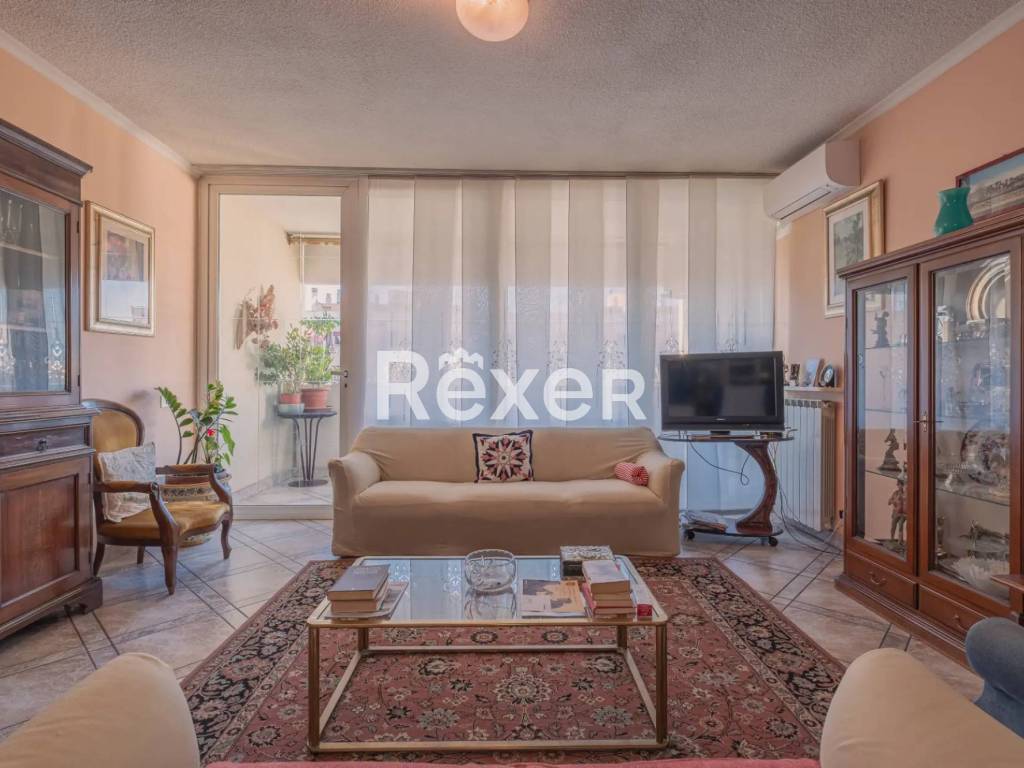 appartamento in vendita a Roma in zona Giuliano Dalmata