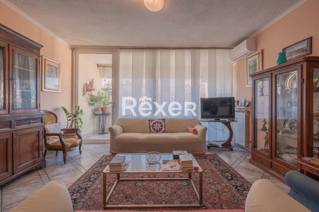 appartamento in vendita a Roma in zona Ardeatino